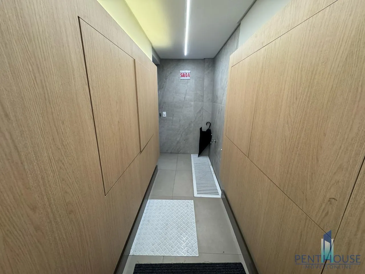 Imagem Apartamento Zona Central para Venda em Balneário Camboriú, CENTRO, 3 dormitórios, 1 suíte, 2 banheiros, 1 vaga