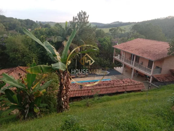 Imagem Chácara 11.000 m², Bairro do Freitas, Zona Norte de São José dos Campos.