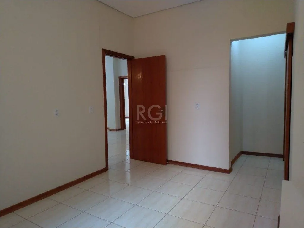 Imagem Apartamento de 4 dormitórios, sendo 2 suites, no bairro Petrópolis DESOCUPADO