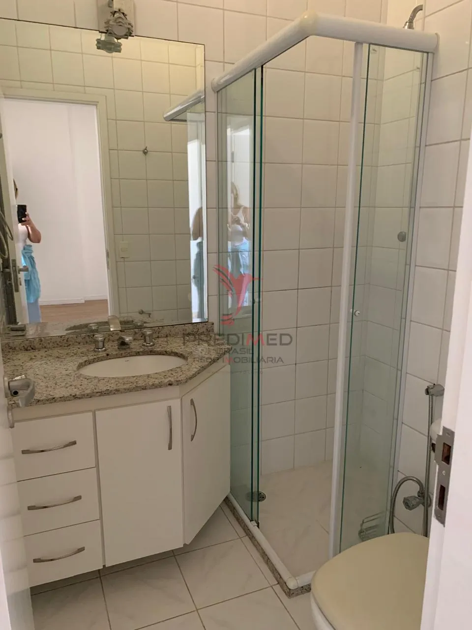 Imagem Vendo casa com 200 mts2, 4 Quartos( 2 Suites ) em condomínio fechado no Morumbi. SP