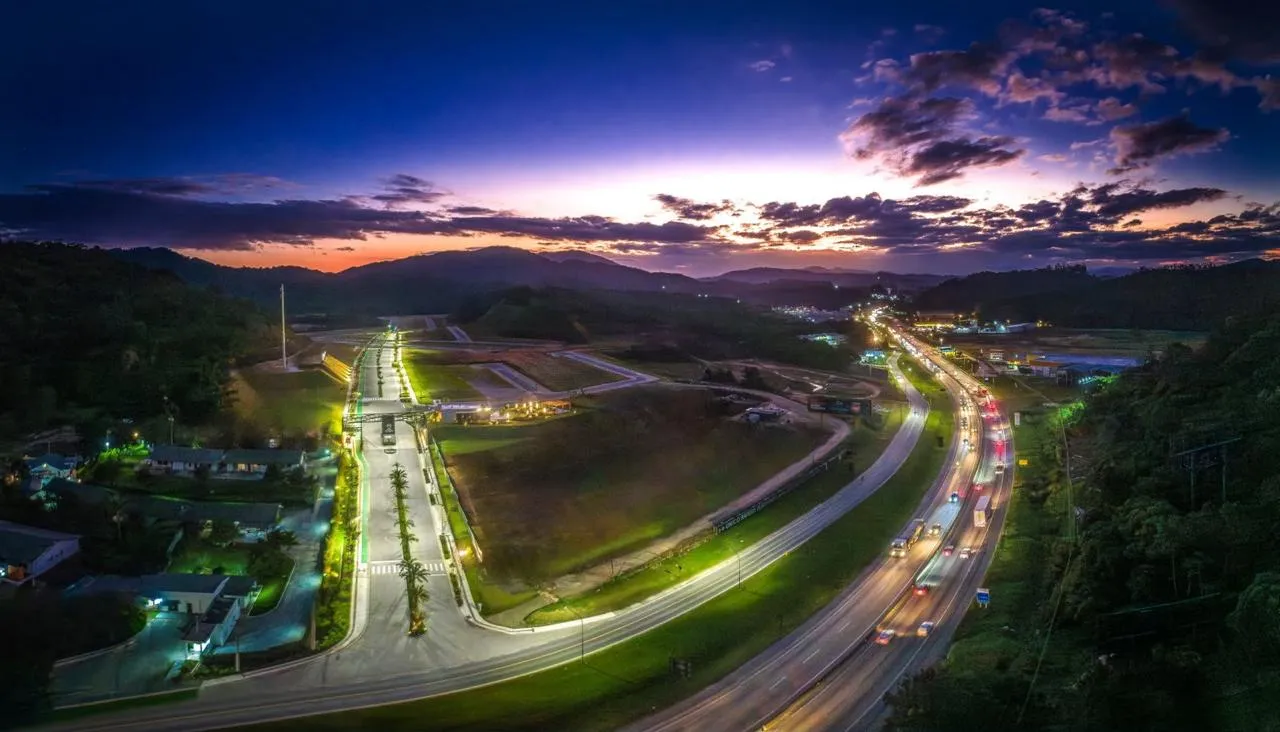 Imagem Loteamento à venda com 300m2 por R$ 750.000,00