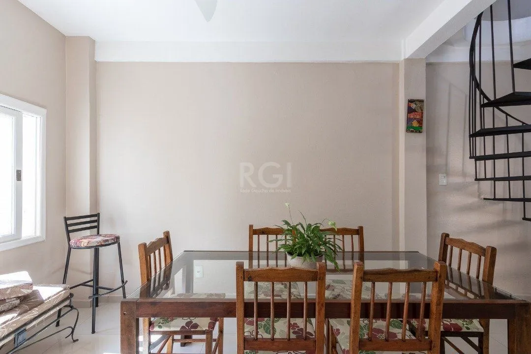 Imagem Sobrado para Venda - 150m², 3 dormitórios, sendo 1 suites, 1 vaga - Morro Santana