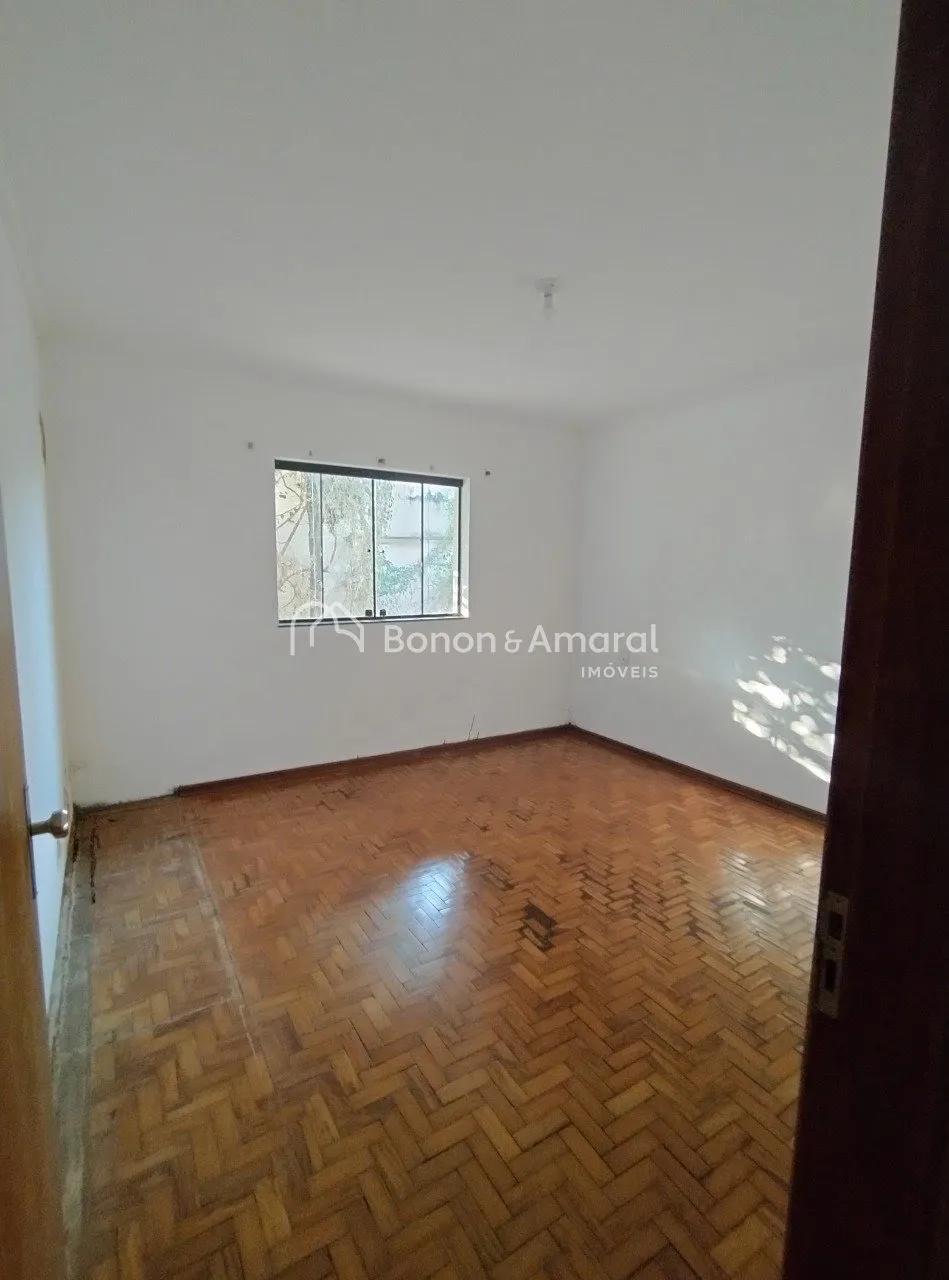 Imagem Casa Terrea com Edicula a venda no Parque Taquaral
