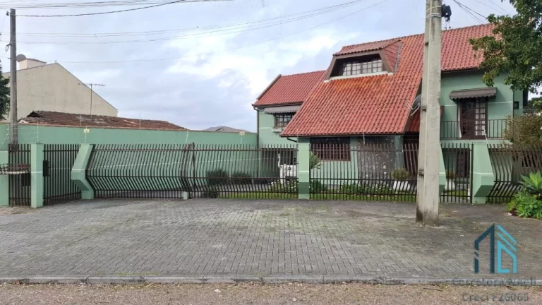 Imagem (PERMUTA) Casa a venda c/ático, ótima localização, 06 quartos c/suíte 8 vagas no Hauer em Curitiba PR