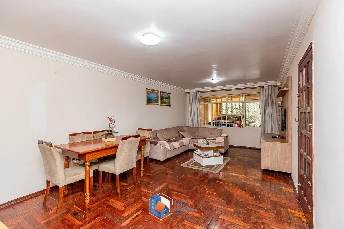 Foto do imóvel Sobrado para venda em Jardim Umuarama com 3 quartos, sendo 1 suíte, 396m² em Rua Sincorá
