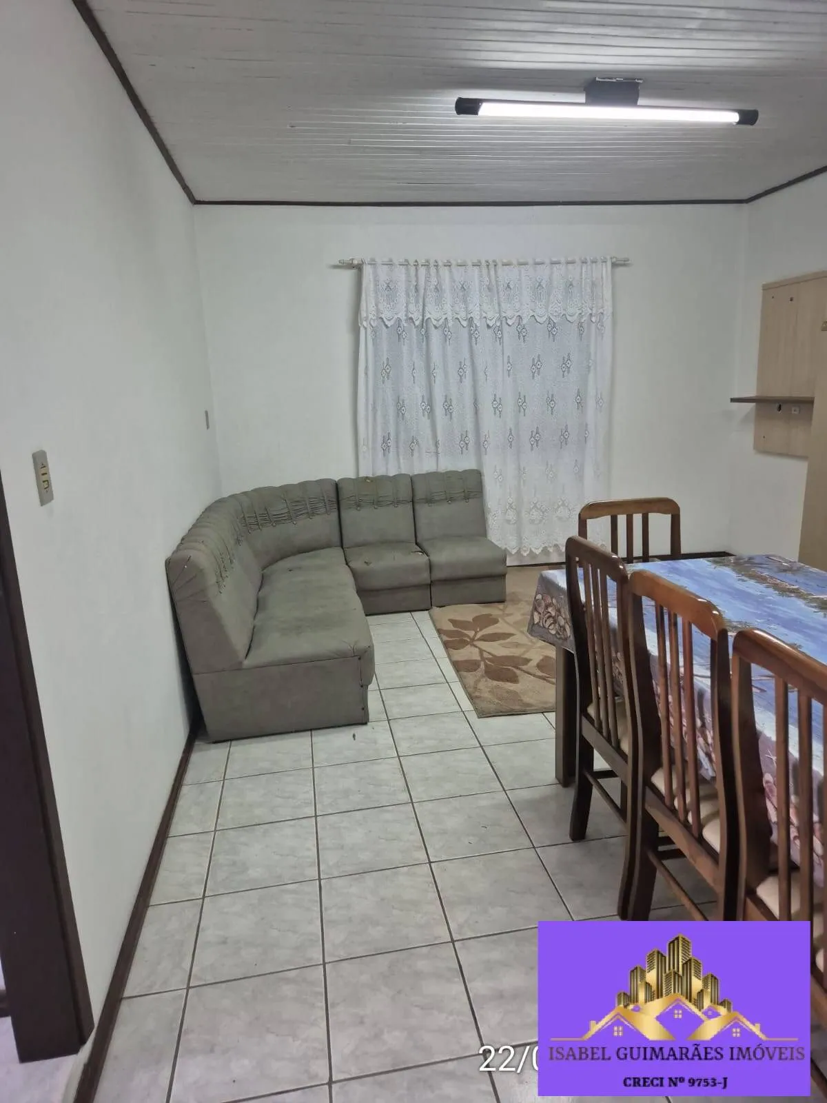 Imagem Alugo Casa Mobiliada, 04 quartos, 02 banheiros, no Centro de Navegantes