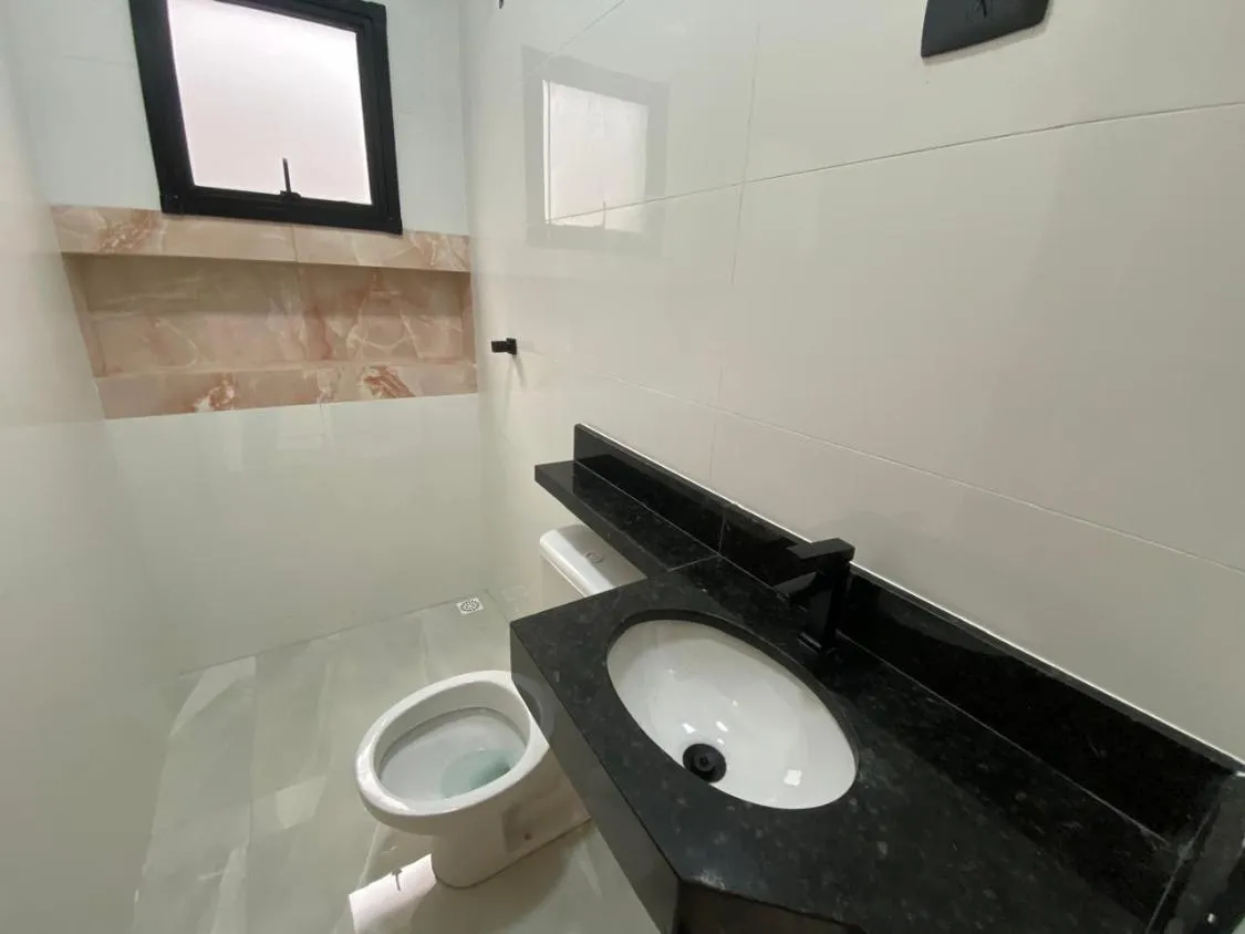 Imagem LINDA CASA NOVA COM PISCINA NO VERDE MAR