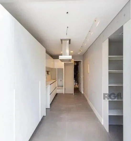 Imagem Excelente casa de 220m² com 3 dormitórios no bairro Tristeza.