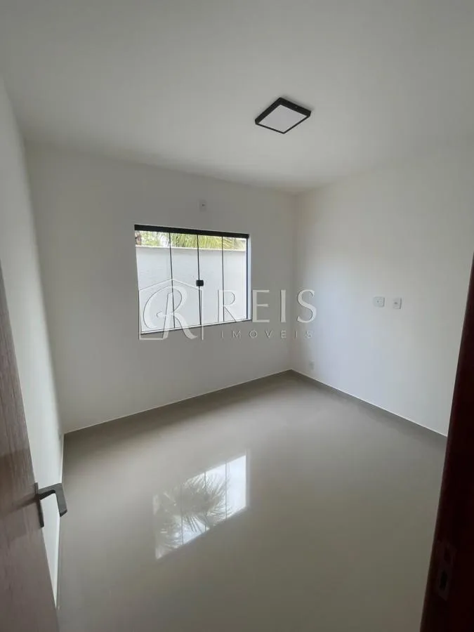 Imagem Casa para Venda em Rio das Ostras, Atlântica, 3 dormitórios, 1 suíte, 2 banheiros, 1 vaga