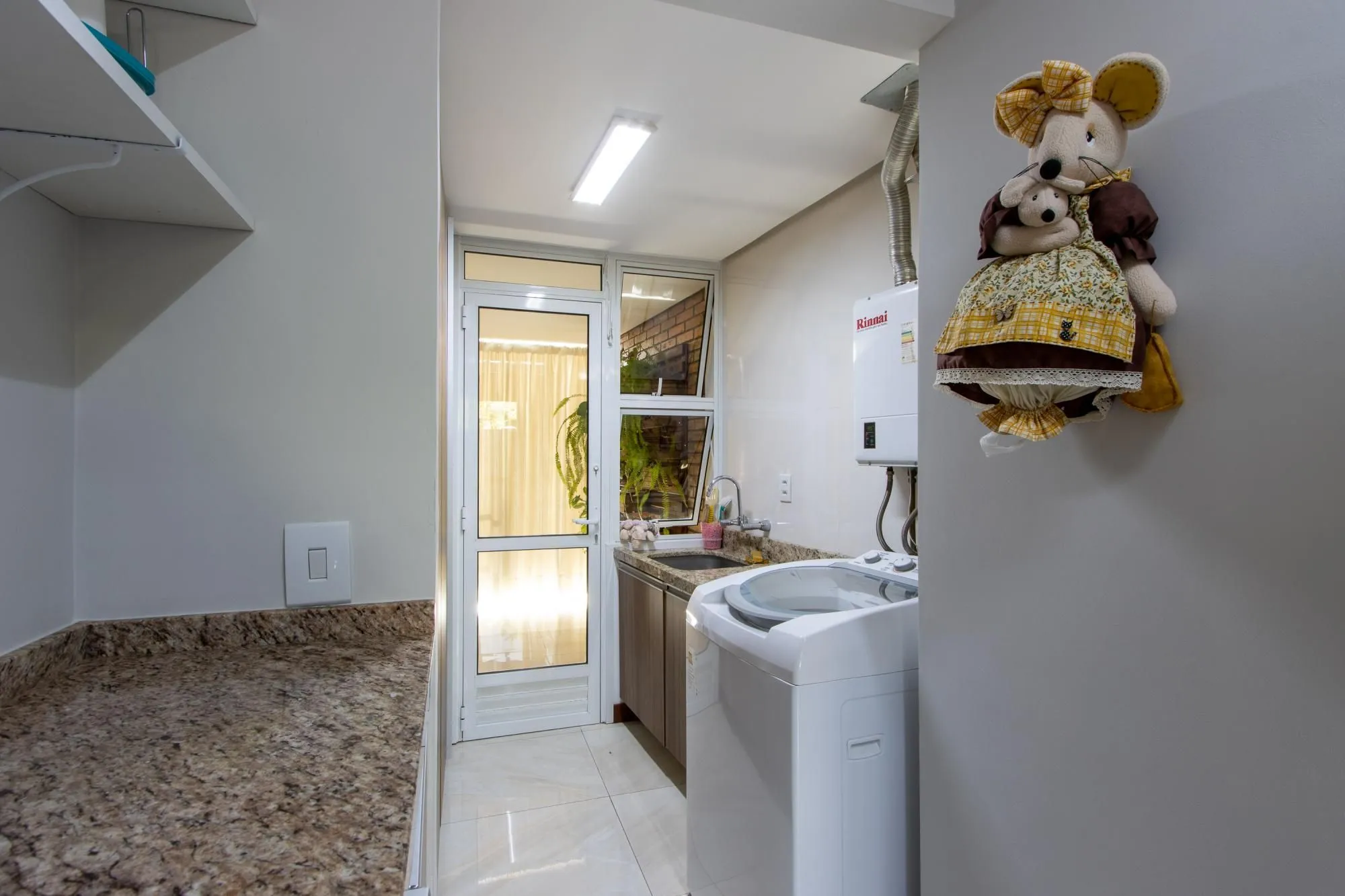 Imagem Casa 4 dormitórios com elevador