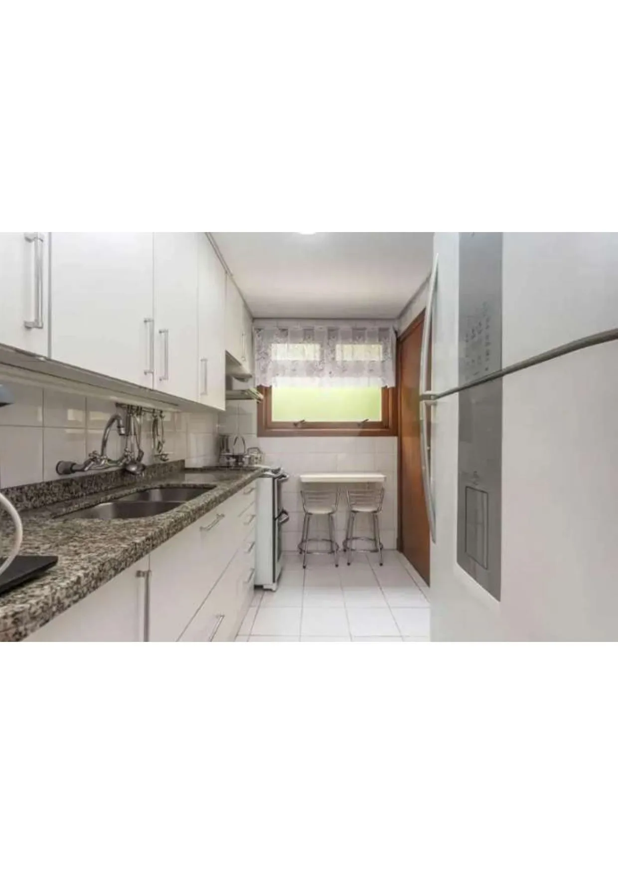 Imagem Apartamento a venda Semi mobiliado 3 dormitórios bairro Rio Branco.
