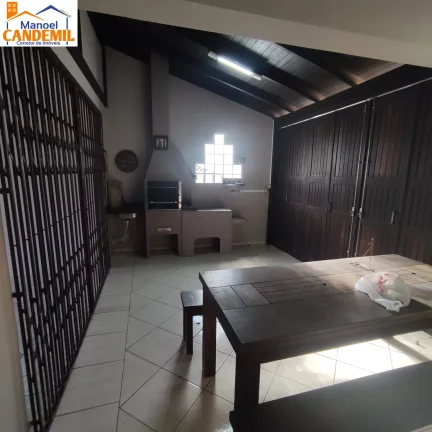 Imagem Casa Averbada à venda em Joinville, bairro Iririú