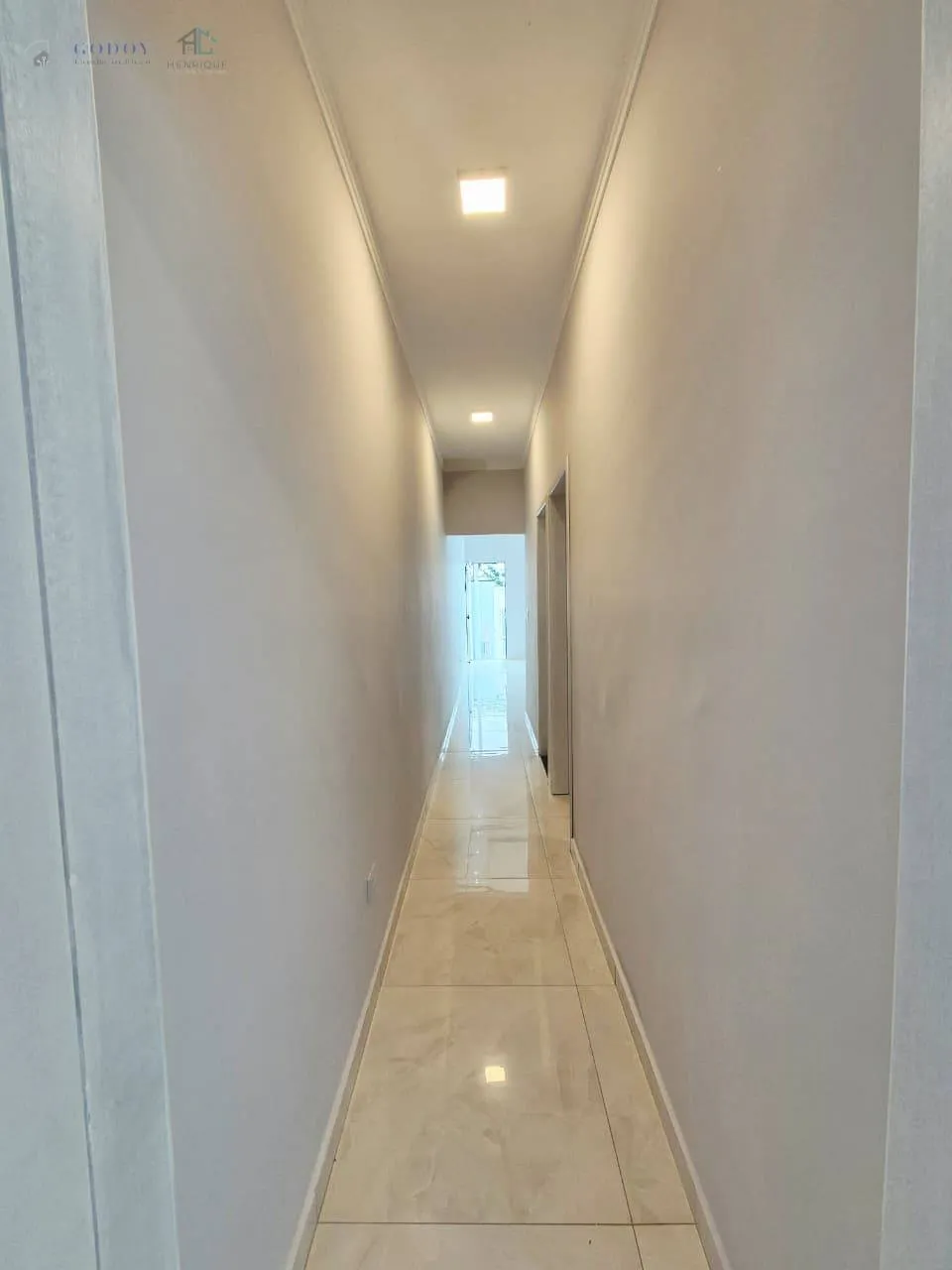 Imagem Casa moderna com excelente padrão de acabamento e localização privilegiada.