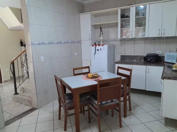 Imagem Sobrado com 3 dormitórios à venda, 180 m² por R$ 750.000,00 - Jardim Quietude - Praia Grande/SP