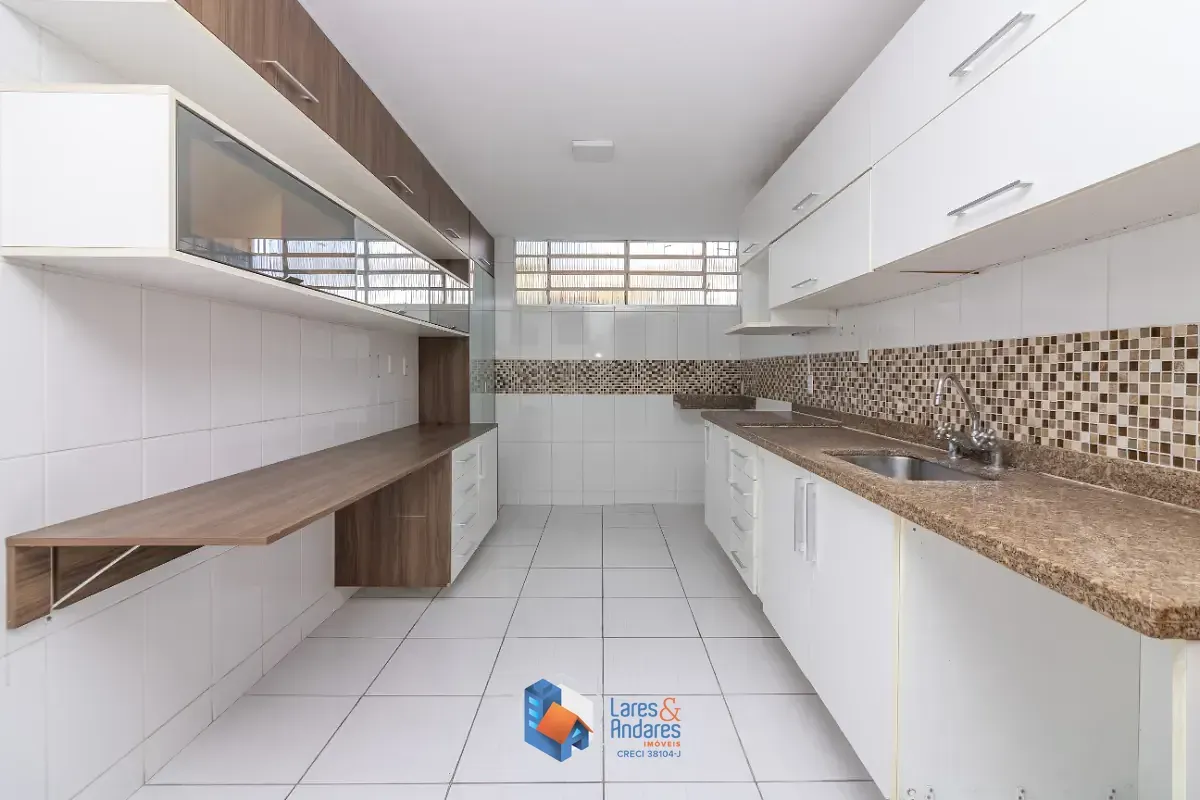 Imagem Sobrado para venda em Saúde com 3 quartos, sendo 1 suíte, 191m²