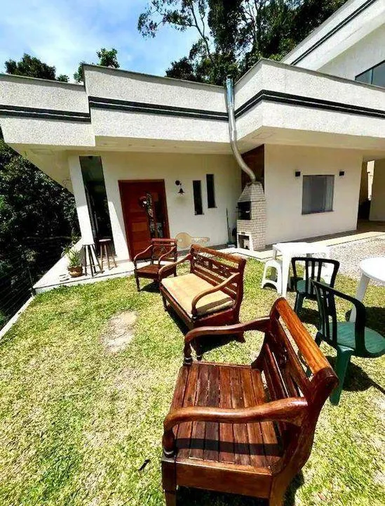 Imagem Casa para Venda em Teresópolis / RJ no bairro Albuquerque