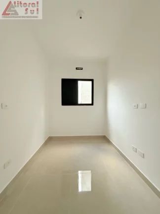 Imagem Casa em Condomínio à venda em Praia Grande-SP, bairro Melvi, 2 quartos, 1 sala, 1 vaga, 55,00 m². Confira!