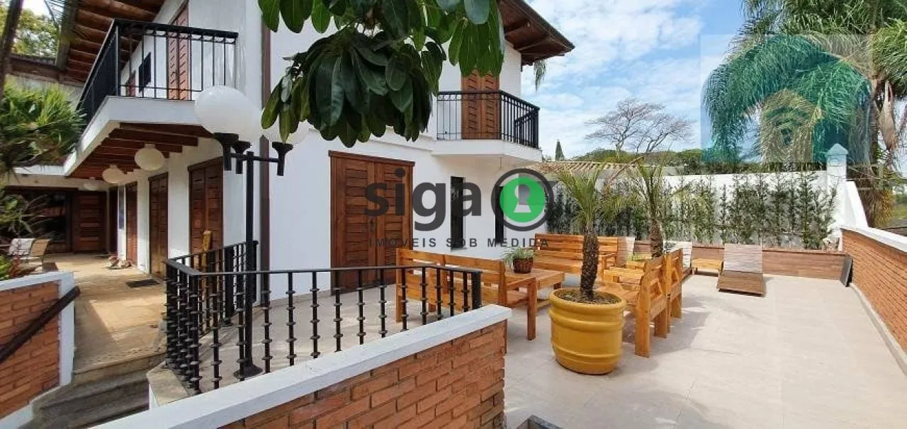 Imagem CASA À VENDA NO MORUMBI COM 5 SUÍTES, PISCINA E 5 VAGAS
