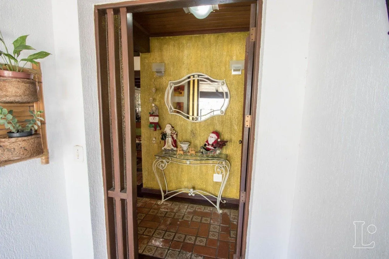 Imagem Casa para Venda - 238.68m², 4 dormitórios, sendo 1 suites, 4 vagas - Ipanema