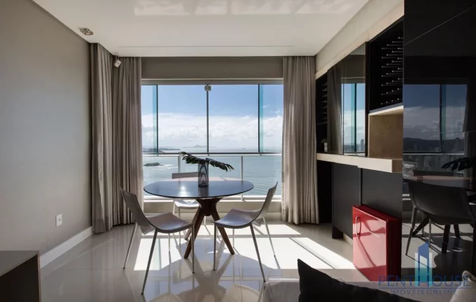 Imagem Apartamento Quadra Mar para Venda em Balneário Camboriú, CENTRO, 4 dormitórios, 2 suítes, 4 banheiros, 5 vagas