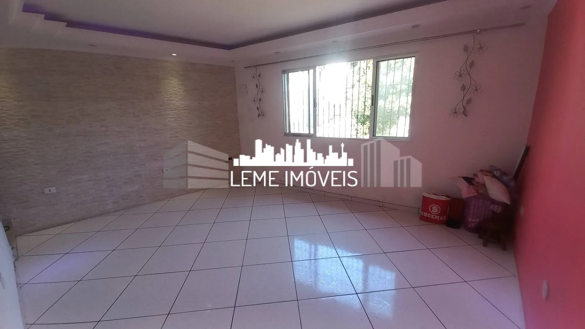 Imagem SOBRADO COM "02" (DOIS) DORMITÓRIOS, "01" (UMA) SALA, "01" (UMA) COZINHA COM ARMÁRIO PLANEJADO E M...