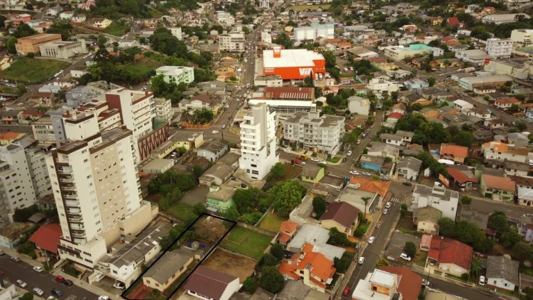 Imagem Casa para Venda em Concórdia, Centro, 4 dormitórios, 2 banheiros