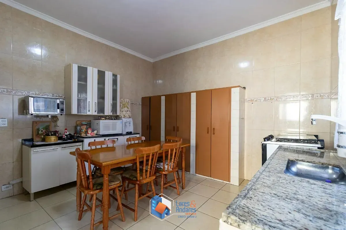 Imagem Sobrado para venda em Jardim São Carlos (Zona Leste) com 4 quartos, sendo 1 suíte, 400m²