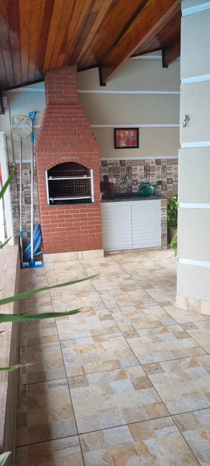 Imagem Linda casa à venda com piscina, 3 quartos, 1 suíte, 3 vagas em Peruíbe, SP