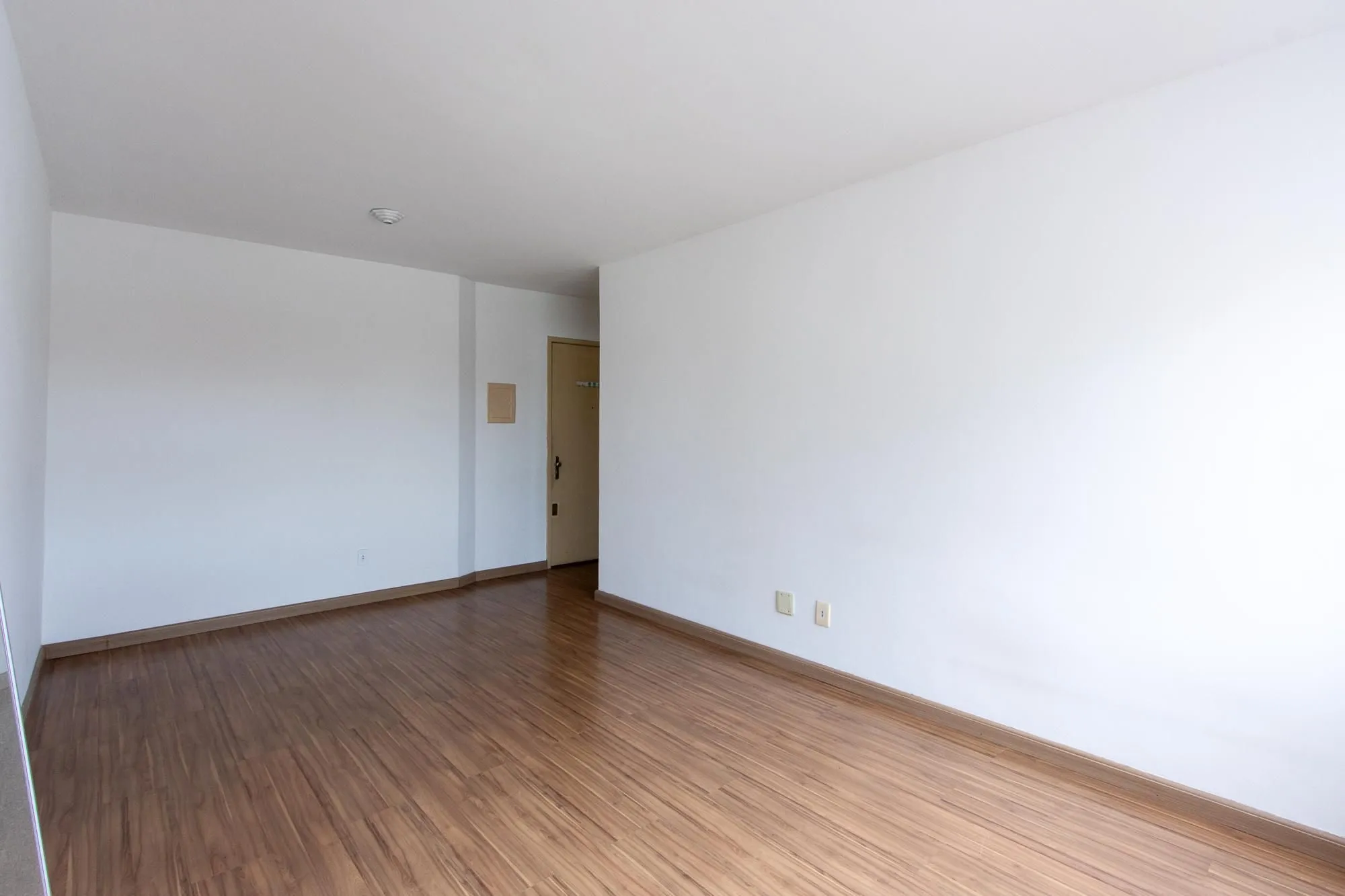 Imagem Apartamento 2 quartos, com 1 vaga escriturada - Bairro Tristeza