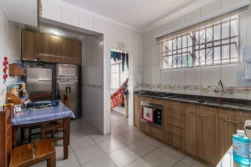 Imagem Apartamento 100m² no bairro Farroupilha - semi mobiliado, 3 dormitórios, 1 suíte e 1 vaga