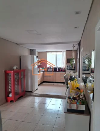 Imagem Casa à venda em Joinville-SC, Morro do Meio: 3 quartos, 1 suíte, 1 sala, 2 banheiros, 1 vaga, 150m². Venha conferir!