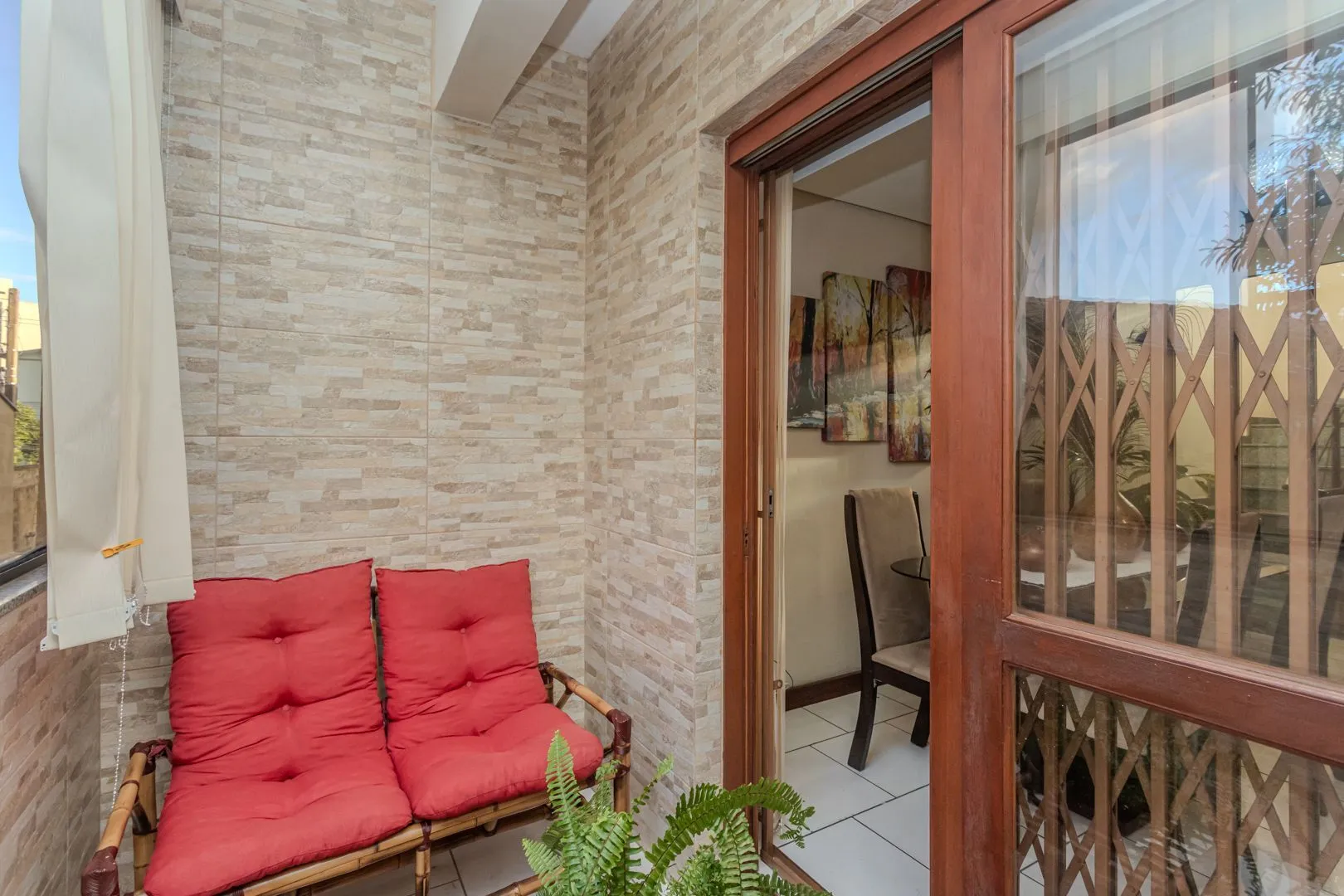 Imagem Casa em Condomínio bairro Tristeza de 3 dormitórios e 3 vagas