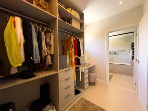 Imagem Casa linear dentro de condomínio com 5 quartos (4 suítes) e lazer privativo!