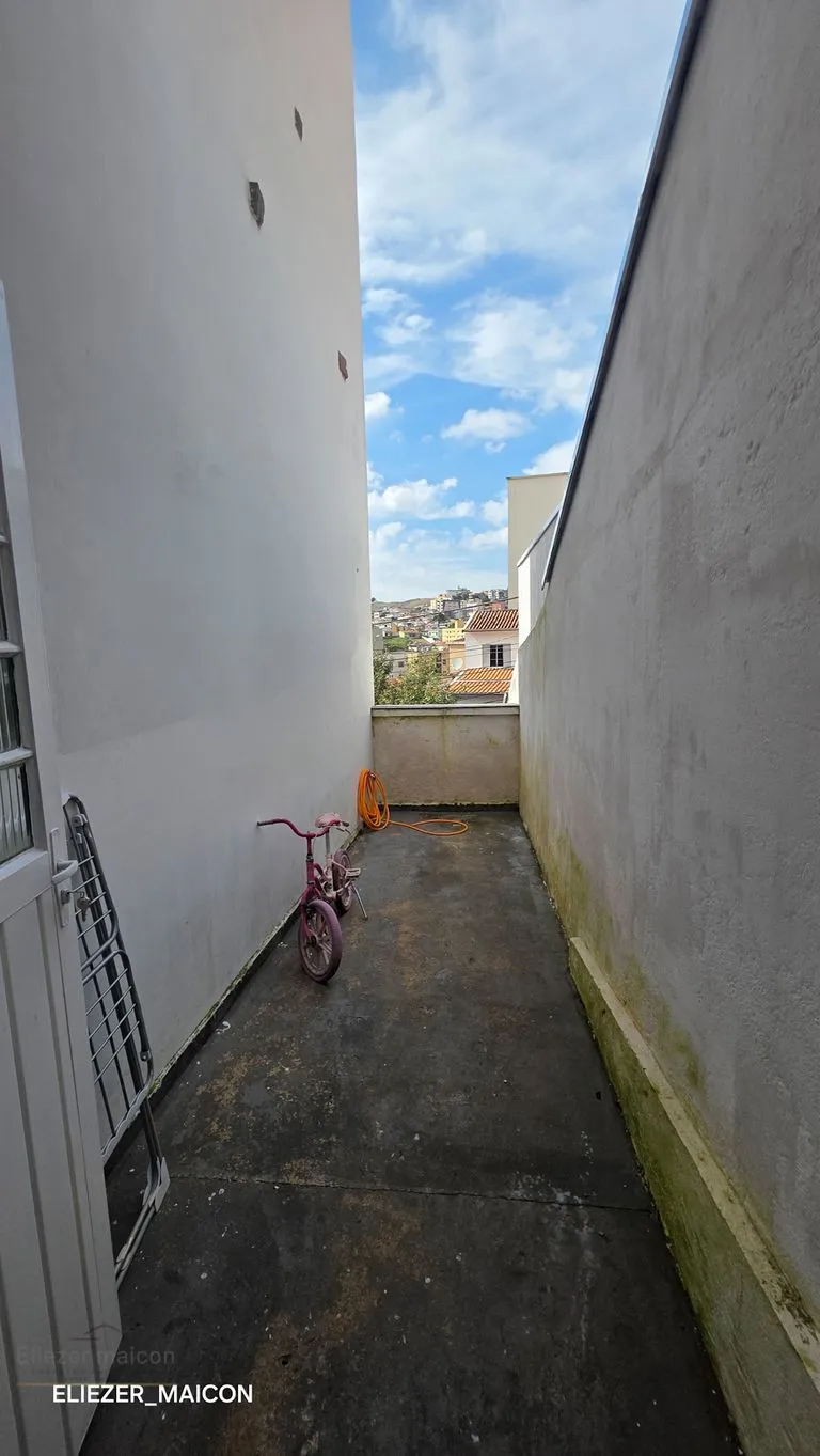 Imagem Casa a venda, aprox, 1 km do centro 3 quartos em Poços de Caldas MG