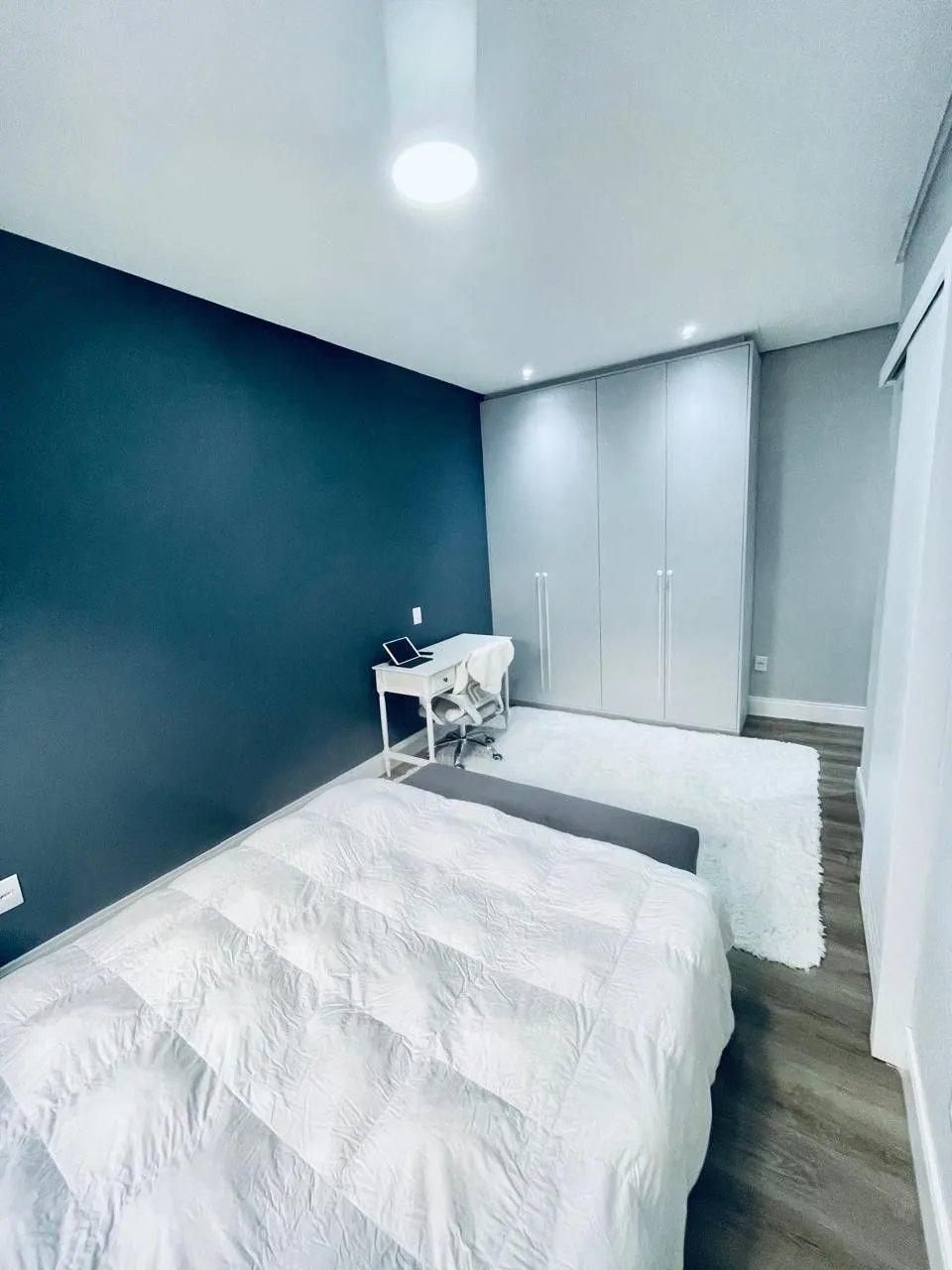 Imagem CASA EM CONDOMINIO TÉRREA, 3 SUÍTES 4 VAGAS DE GARAGEM, EM GRAVATAI RS