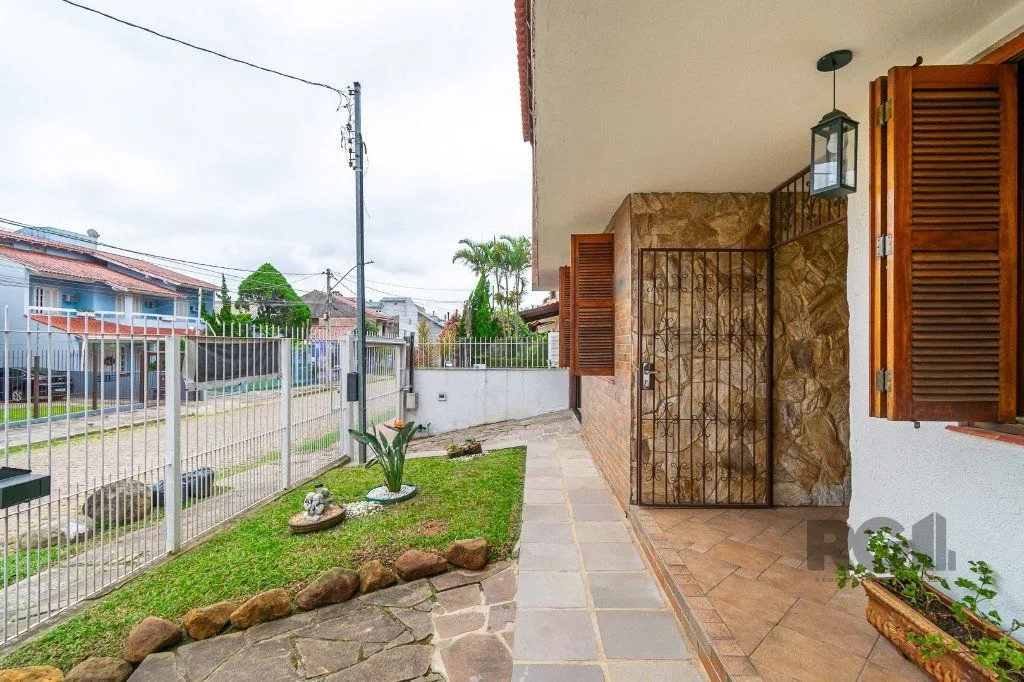 Imagem Casa no Jardim Itu com 6 dormitórios e 2 vagas e piscina