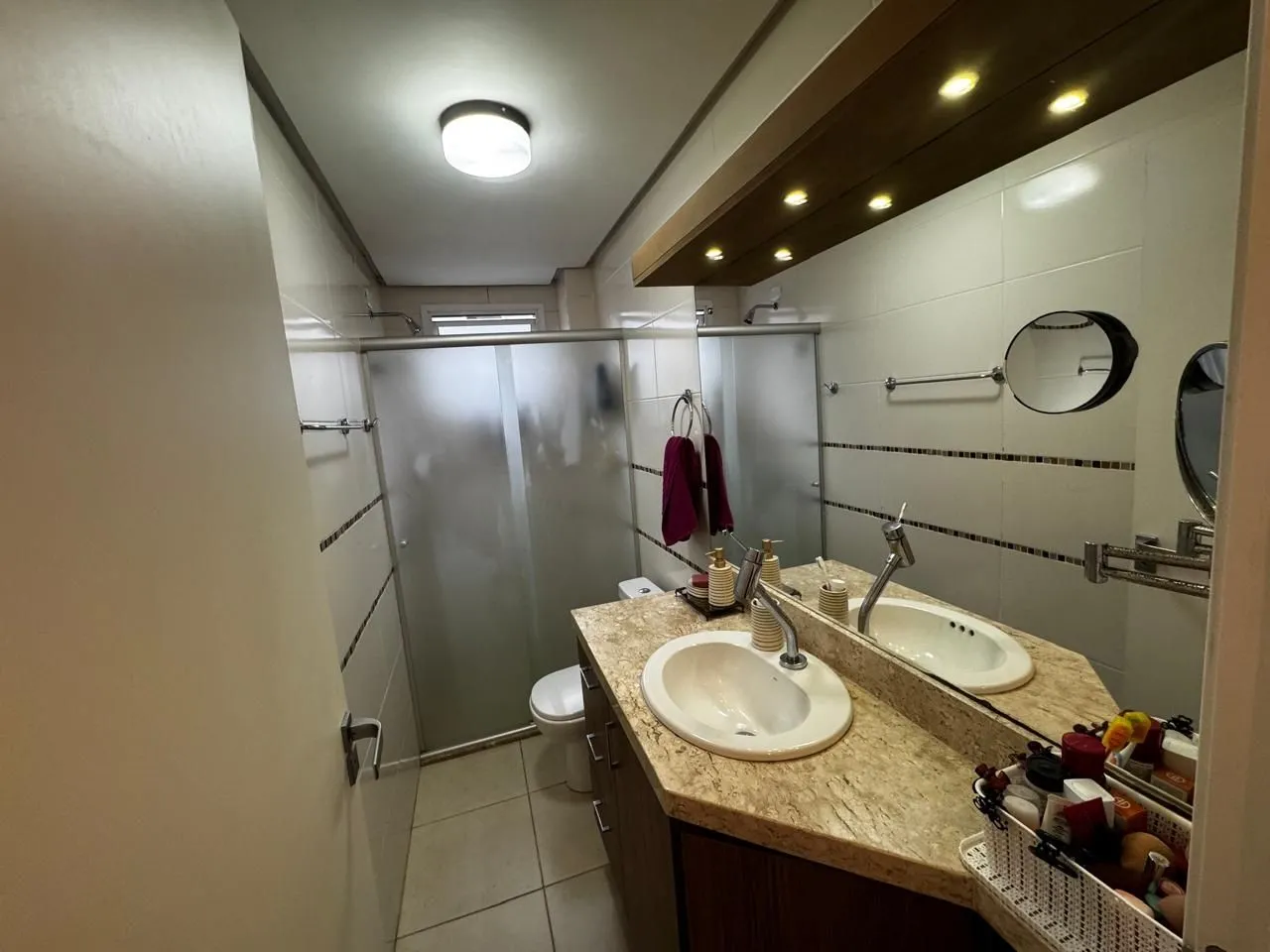 Imagem Apartamento semimobiliado à venda no bairro Santana, Porto Alegre
