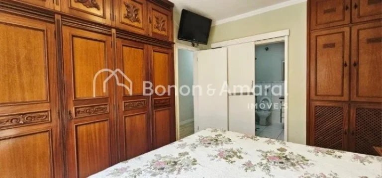Imagem Casa térrea reformada para venda em condomínio no Taquaral em Campinas, 3 quartos e 4 vagas