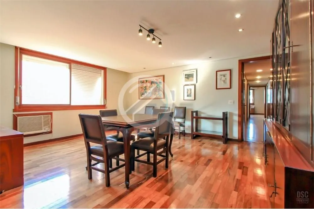 Imagem Apartamento de 3 dormitórios com 2 vagas, na José Bonifácio, Bom Fim. Em 234 m² de apartamento h...