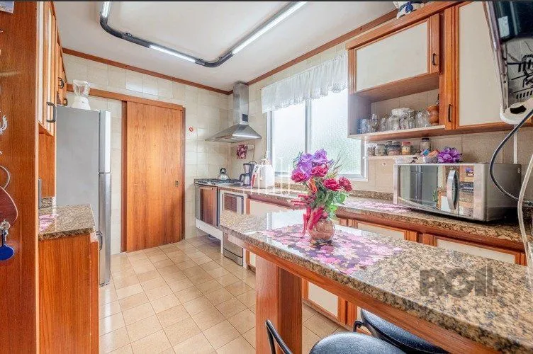 Imagem Apartamento 4 dormitórios, suite, de frente com sacada, 3 vagas de garagem, bai