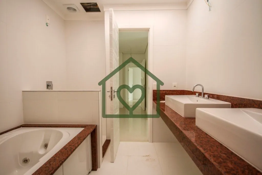 Imagem Empreendimento com 32 apartamentos, sendo 4 por andar, e 2 boxes com depósito por apartamento. Áre...