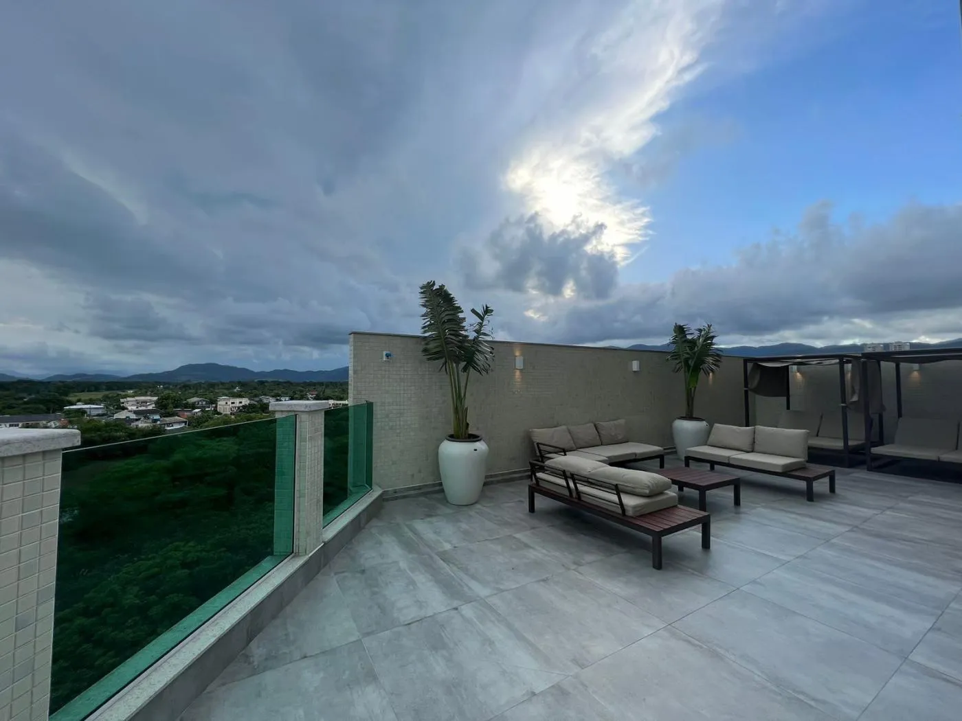 Imagem Apartamento para Venda em Itapema, Meia Praia, 3 dormitórios, 3 suítes, 4 banheiros, 2 vagas