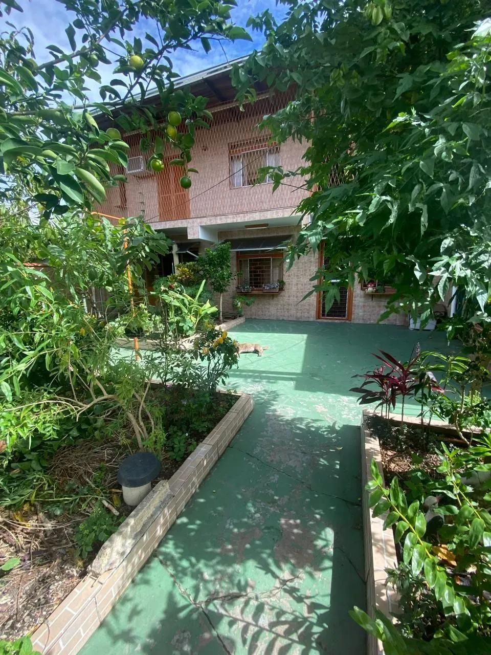 Imagem Ótima casa de dois pavimentos localizada no Bairro Restinga