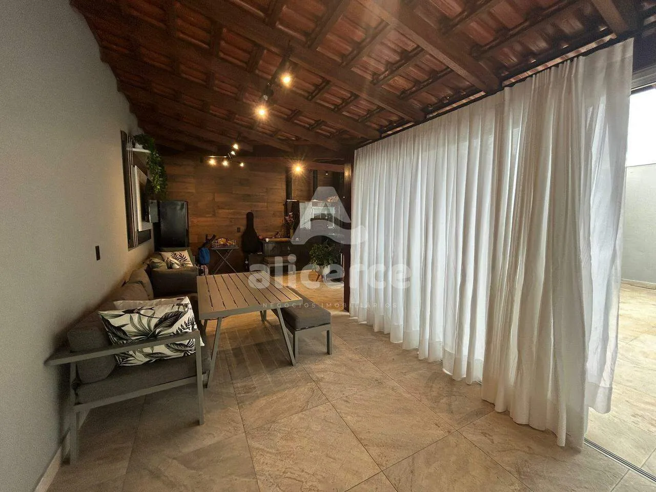 Imagem Casa à venda com 2 quartos , 87m² em Forquilhas São José