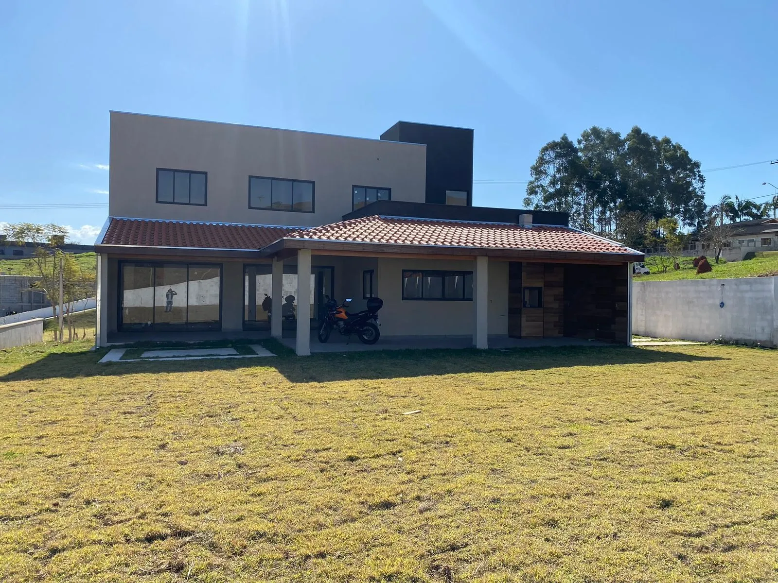 Imagem Residência Exclusiva: Casa de Alto Padrão em Condomínio Terras de Santa Mariana