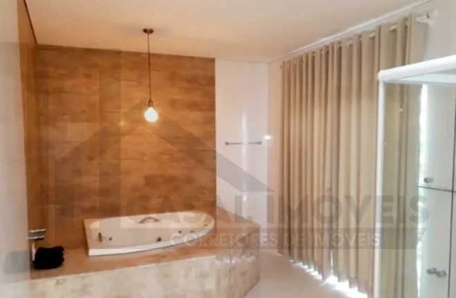 Imagem CASAL IMÓVEIS ALUGA CASA DUPLEX MONTENEGRO BOULEVARD 3 SUÍTES + GABINETE + 4 VGS