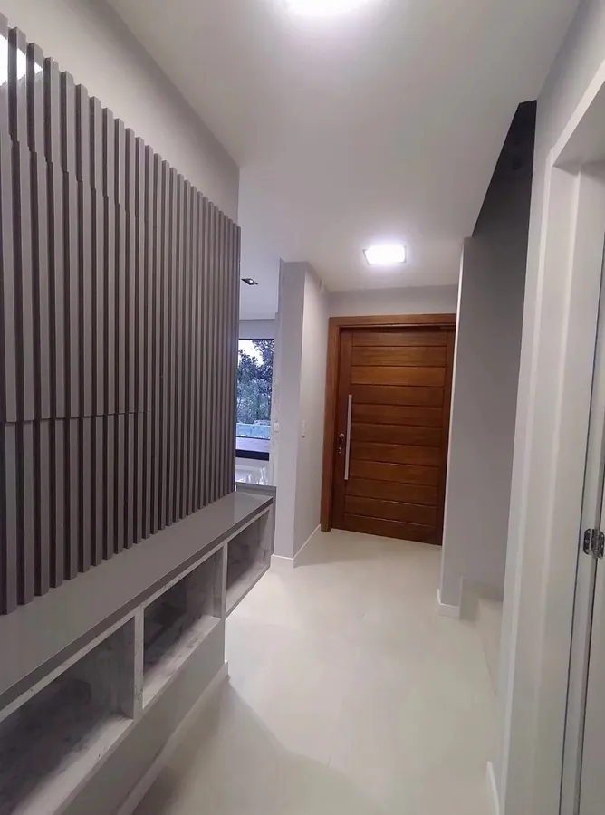 Imagem Sobrado em condominio com vista de frente pra a pedra grande