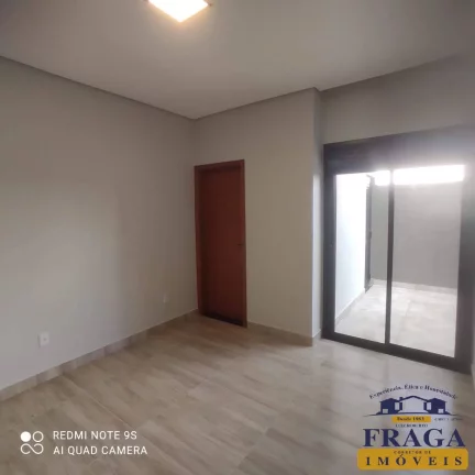 Imagem CASA EM CONDOMÍNIO C/ 100 M² / 03 QUARTOS SENDO 01 SUÍTE / 03 VAGAS