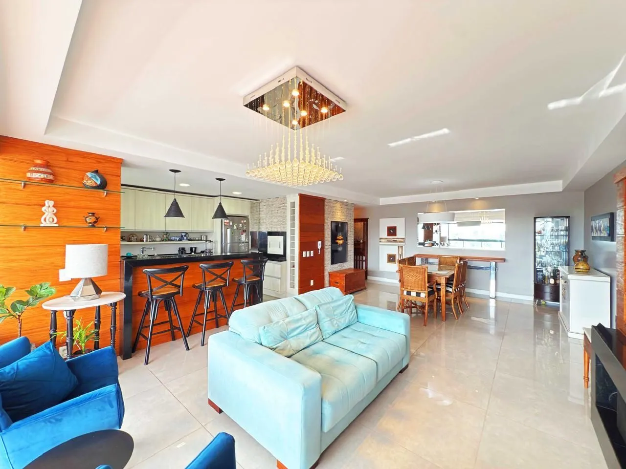 Imagem Apartamento de 3 suítes com 3 vagas, 136 m2 próximo ao Shopping Iguatemi.