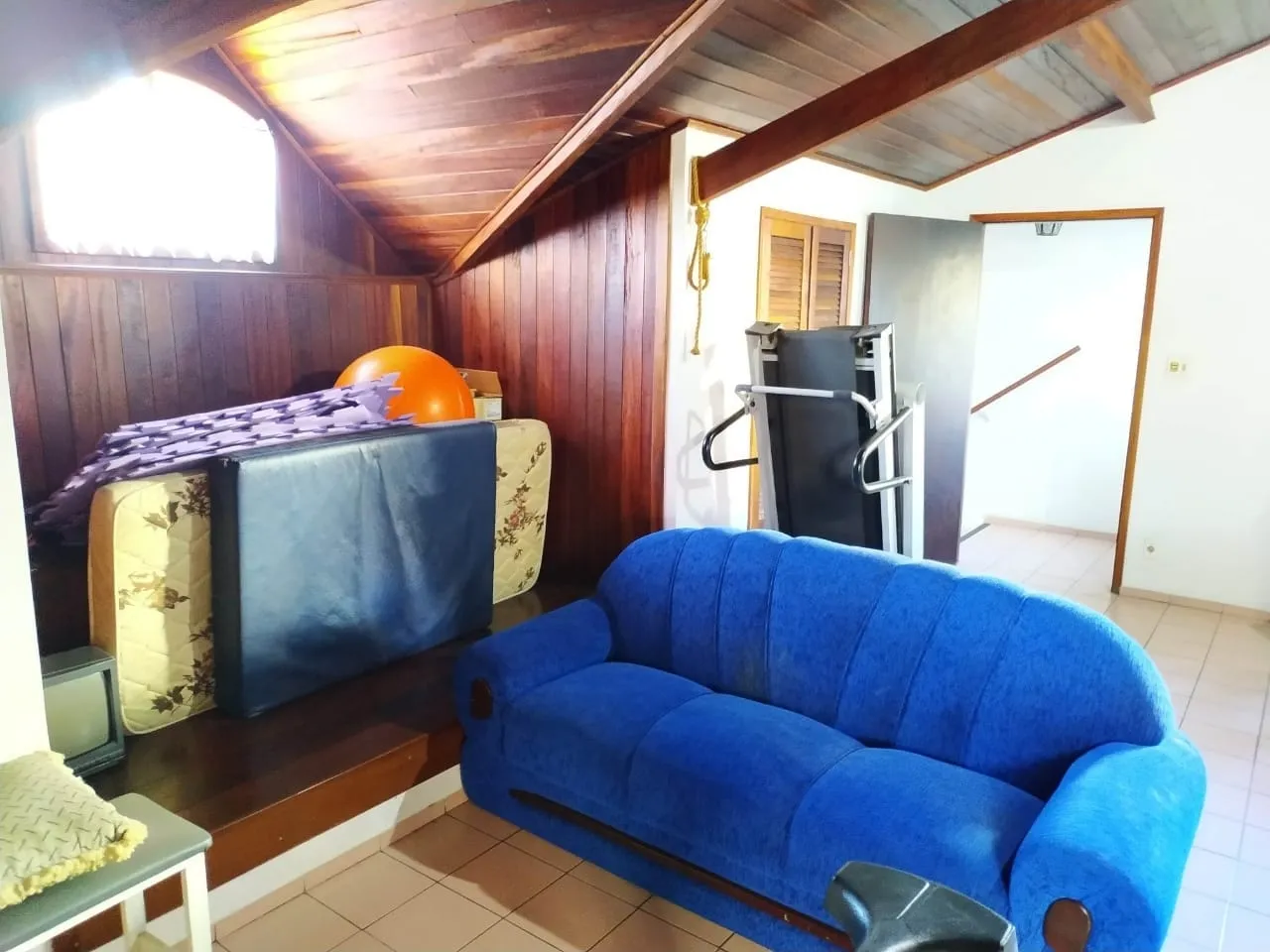 Imagem Casa à venda 3 Quartos, 1 Suite, 2 Vagas, 305M², Vila Bourghese, Pindamonhangaba - SP